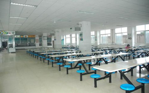 成都铁路卫生学校助产专业